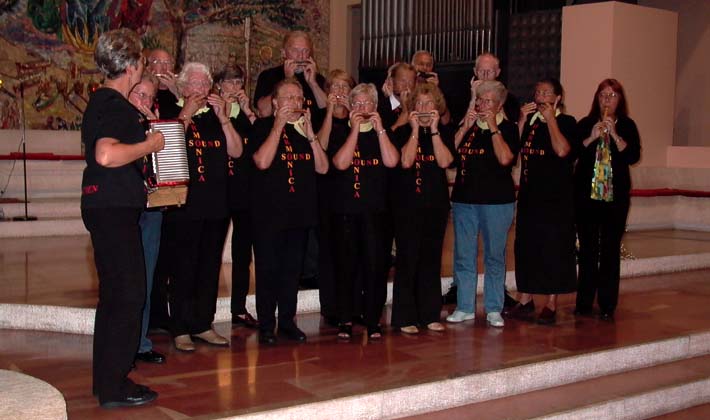 Harmonica Sound in der Kirche von Gabicce Mare